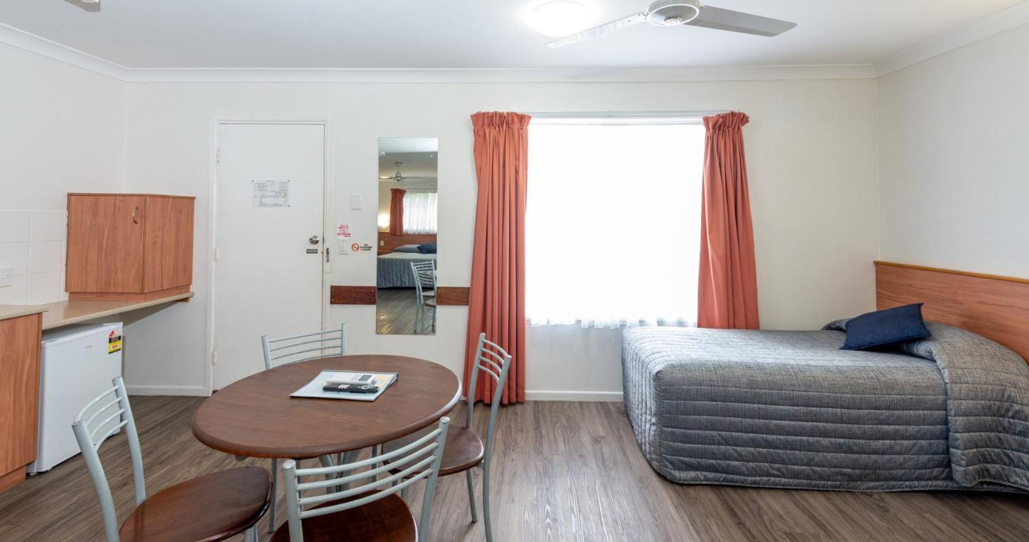 Riviera On Ruthven Motel Toowoomba Exterior photo